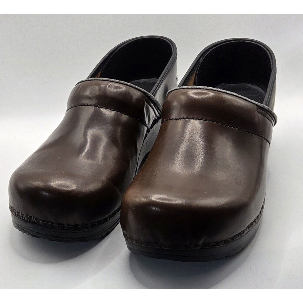 Dansko Professional Women Clogs Size 40 9.5/10 Brown Leather Comfort Nurse Work